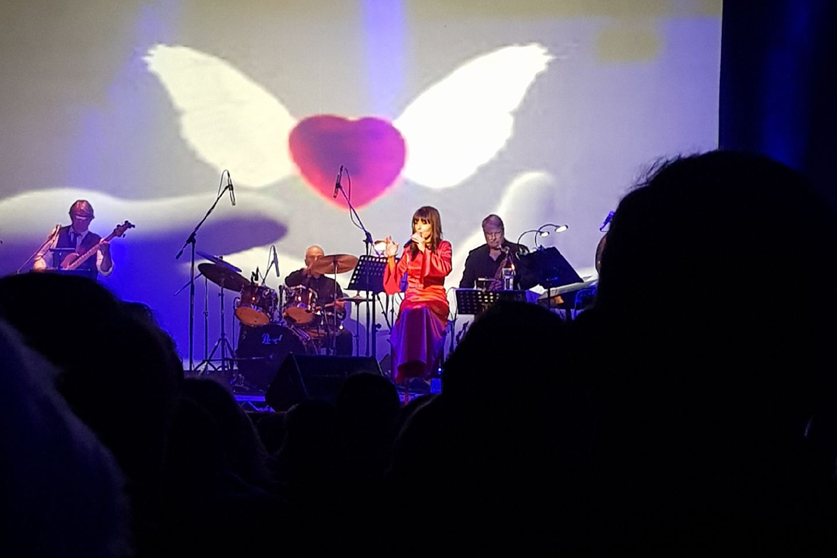 Karen Carpenter Show Narelle Belle